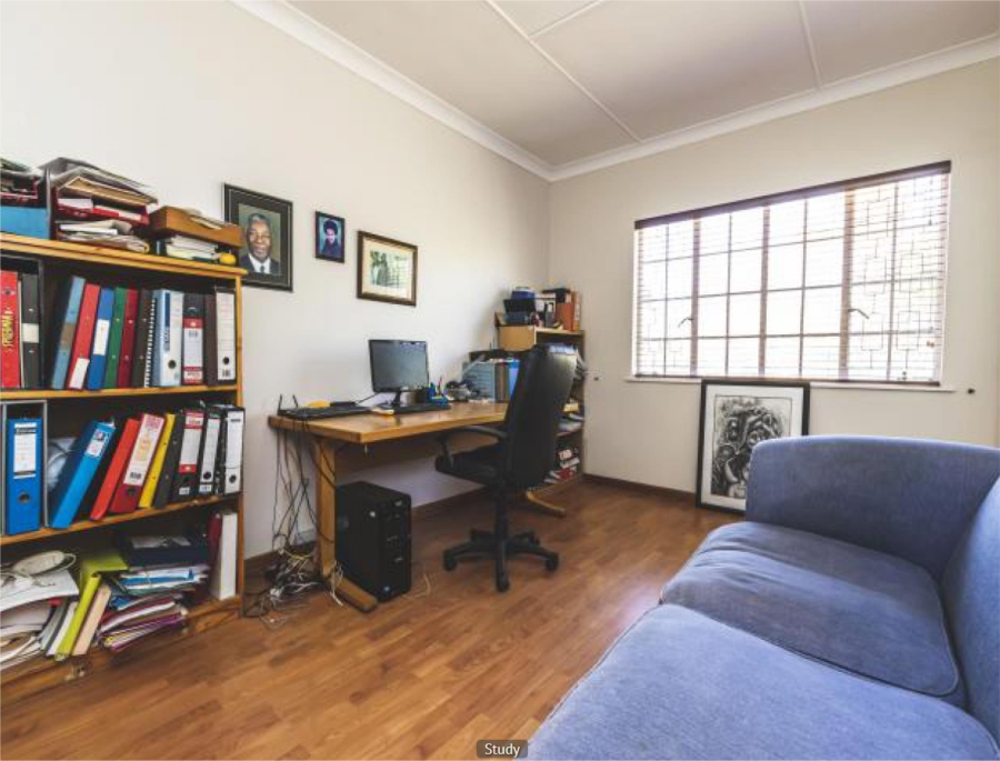 4 Bedroom Property for Sale in Beacon Bay Eastern Cape